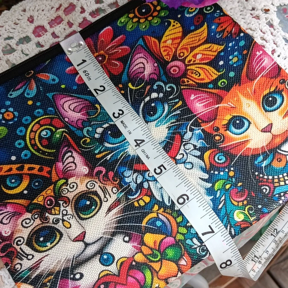 🆕️LAST 1😻LARGE COLORFUL, WHIMSICAL CAT VIBRANT COSMETIC BAG/ Y2K CATS ARTISTIC